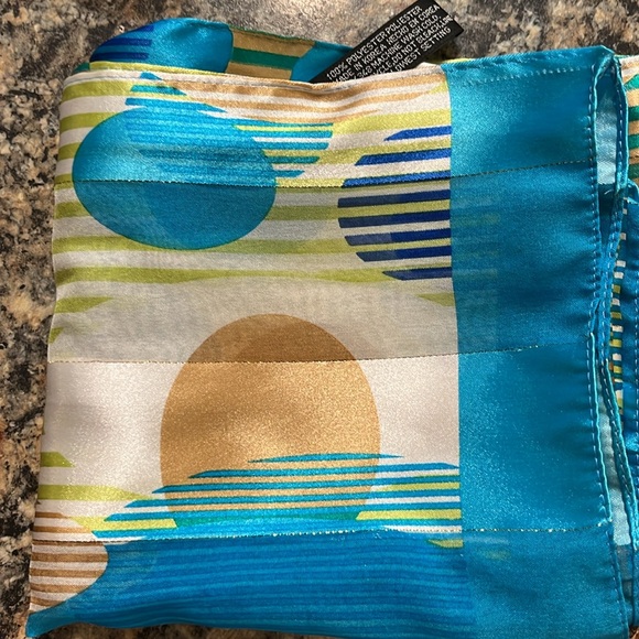 8 women’s scarves - Picture 8 of 11